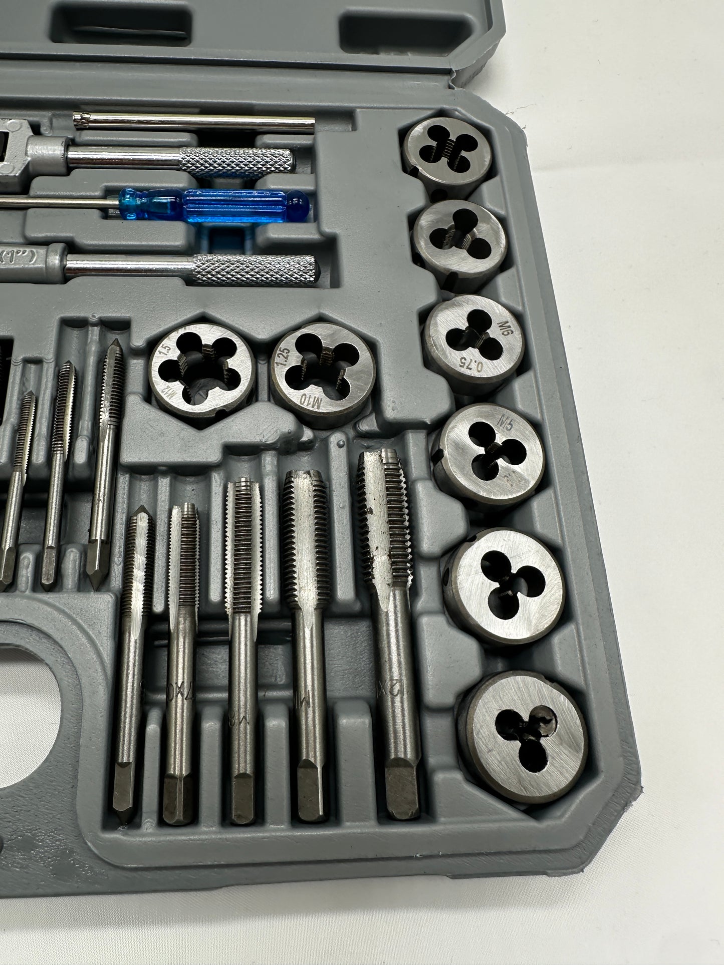 Gewindeschneider, Gewindebohrer, 40 teiliges Set M3-M12