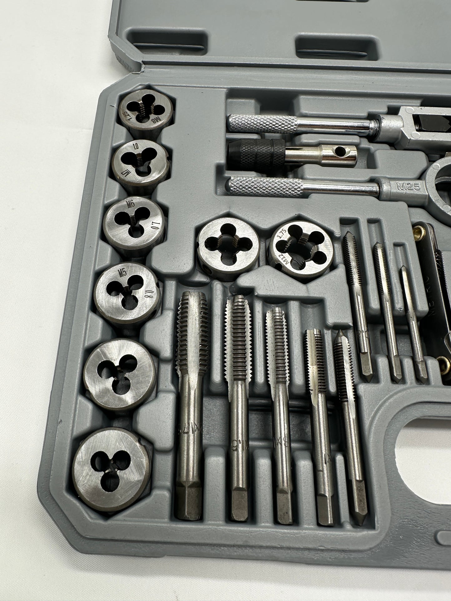 Gewindeschneider, Gewindebohrer, 40 teiliges Set M3-M12